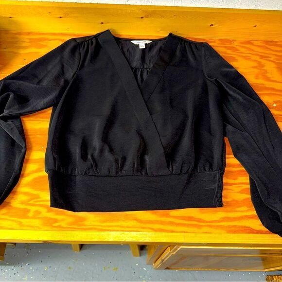 Nine West Long Sleeve Surplice Blouse with banded bottom. Size small- NEW! - Picture 1 of 12